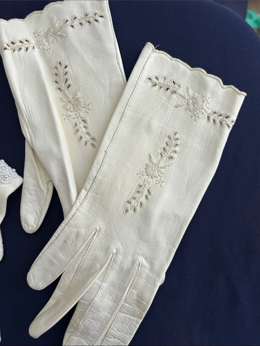 Ivory Women's Vintage-Style Dress Gloves — Embroidered & Beaded Pairs